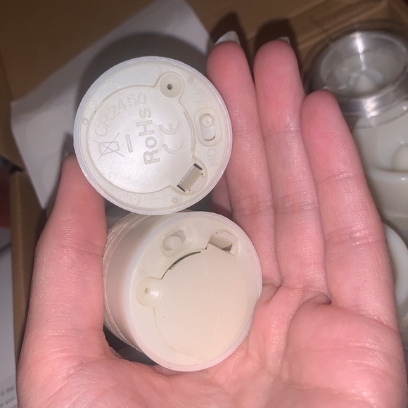 Flameless Floating Tea Lights - Picture 7 of 7